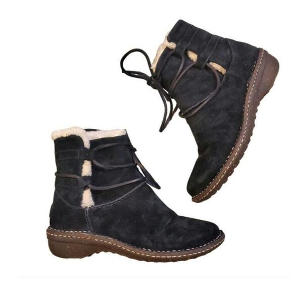 Ugg suede lace up ankle booties sherpa lined Size 7 - Picture 1 of 9